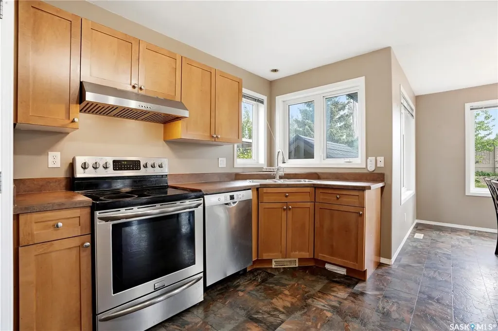 435 Buckwold Cove Saskatoon SK S7N 4V9