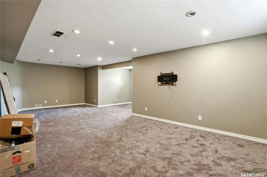 435 Buckwold Cove Saskatoon SK S7N 4V9