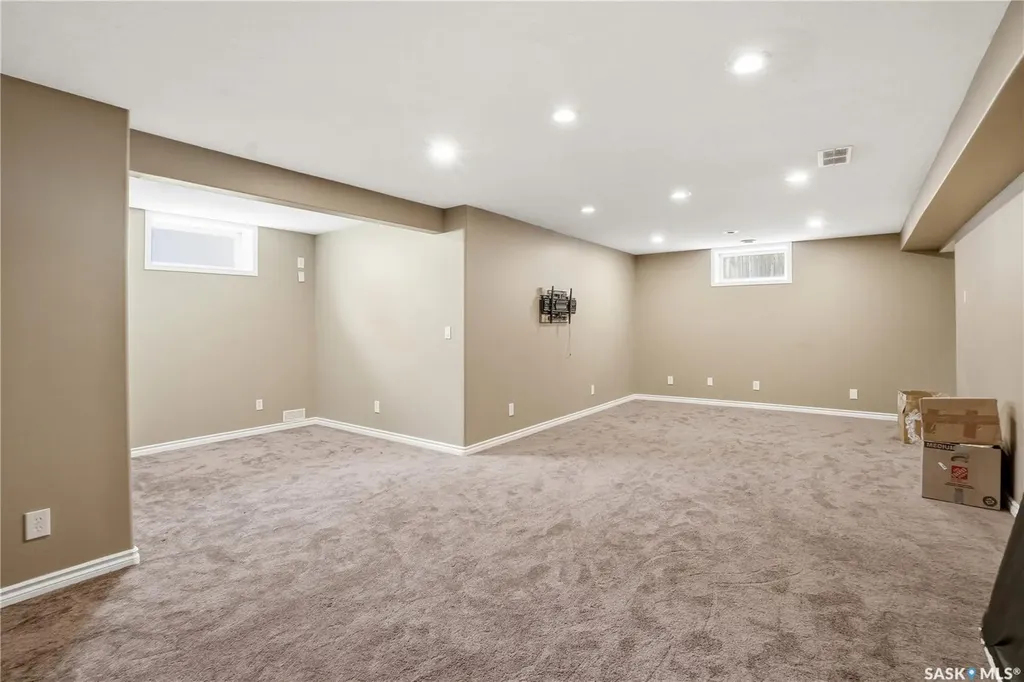435 Buckwold Cove Saskatoon SK S7N 4V9