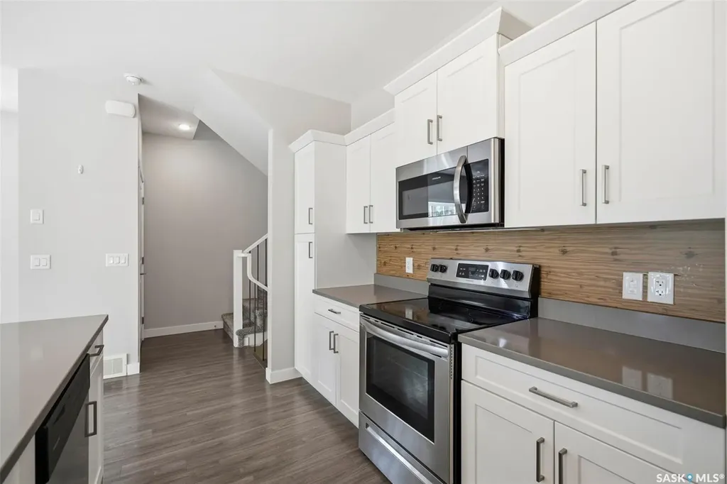 315 Dickson Crescent Saskatoon SK S7T 0T8