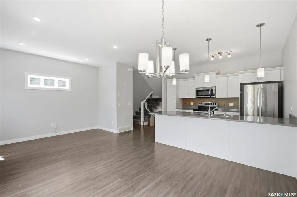 315 Dickson Crescent Saskatoon SK S7T 0T8
