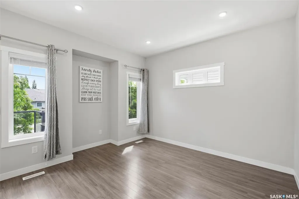 315 Dickson Crescent Saskatoon SK S7T 0T8