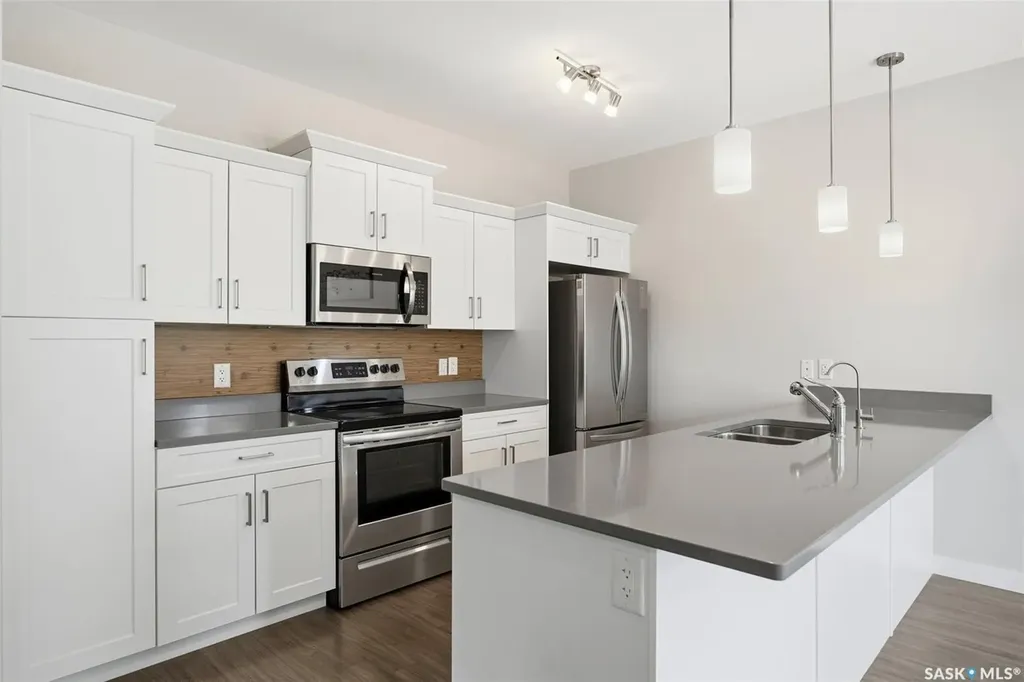 315 Dickson Crescent Saskatoon SK S7T 0T8