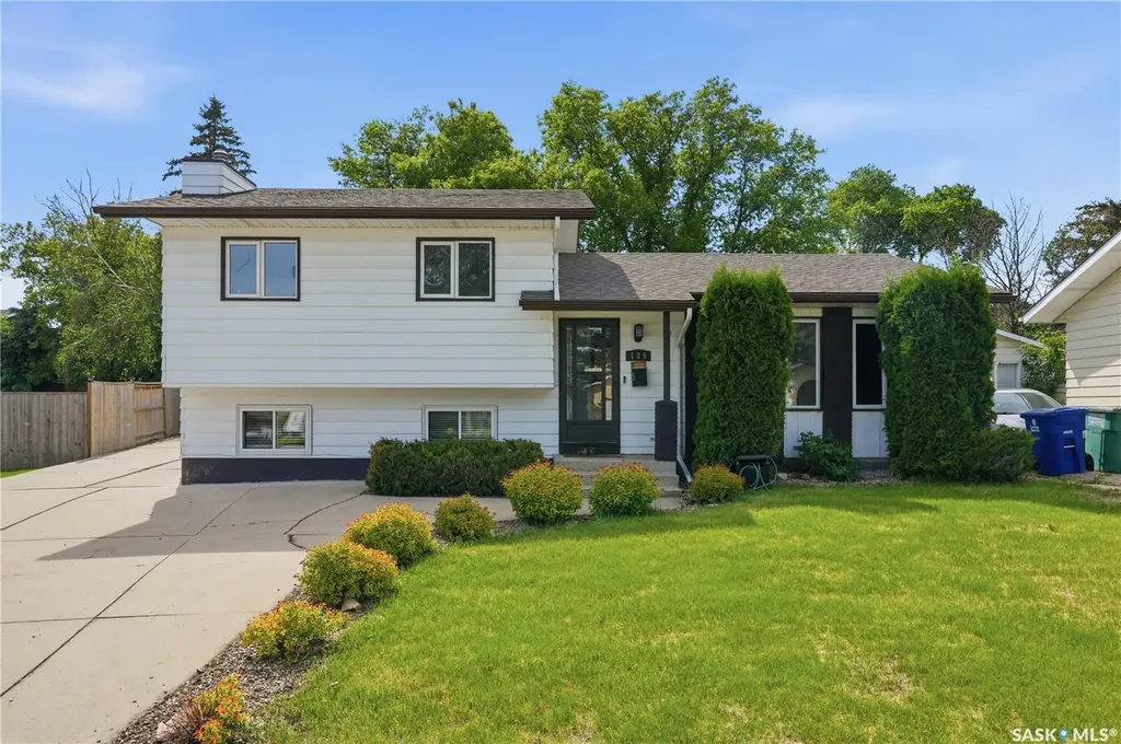 135 Penryn Crescent Saskatoon SK S7H 5G3