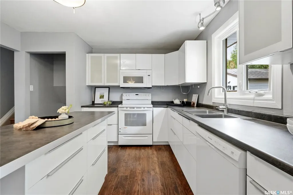135 Penryn Crescent Saskatoon SK S7H 5G3