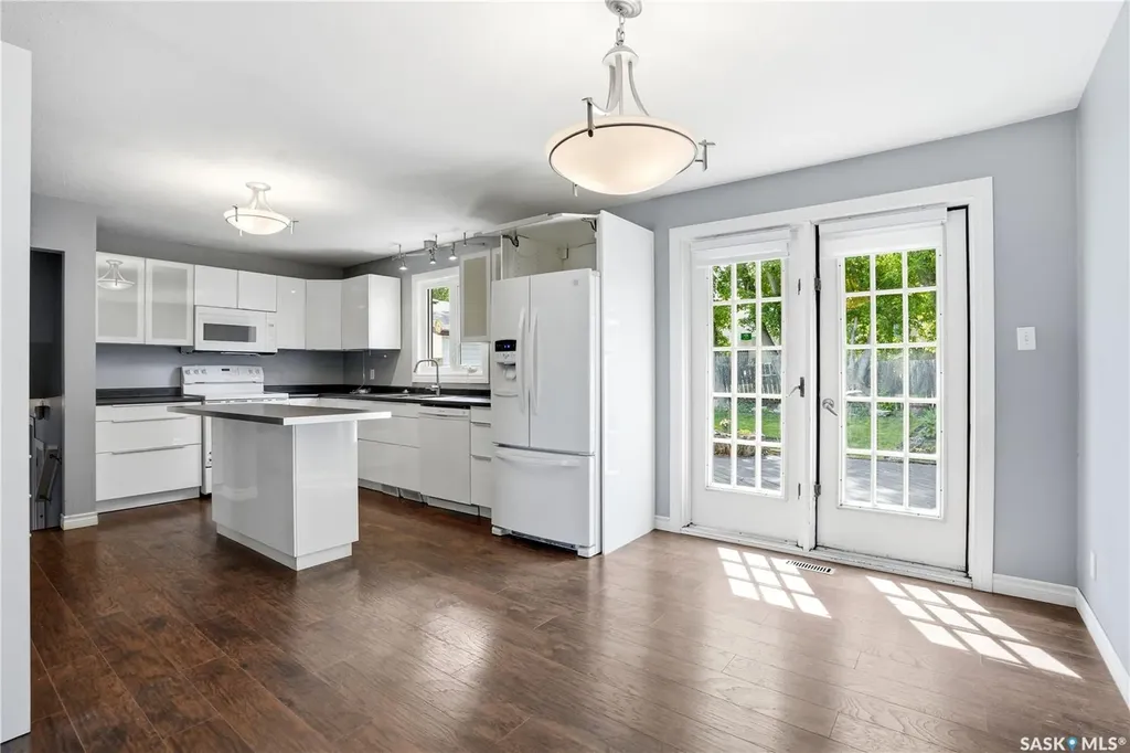 135 Penryn Crescent Saskatoon SK S7H 5G3