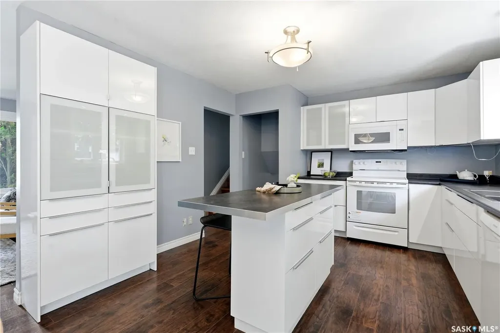 135 Penryn Crescent Saskatoon SK S7H 5G3