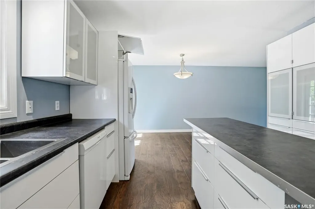 135 Penryn Crescent Saskatoon SK S7H 5G3