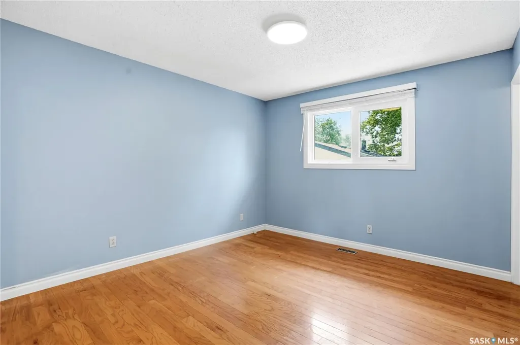 135 Penryn Crescent Saskatoon SK S7H 5G3