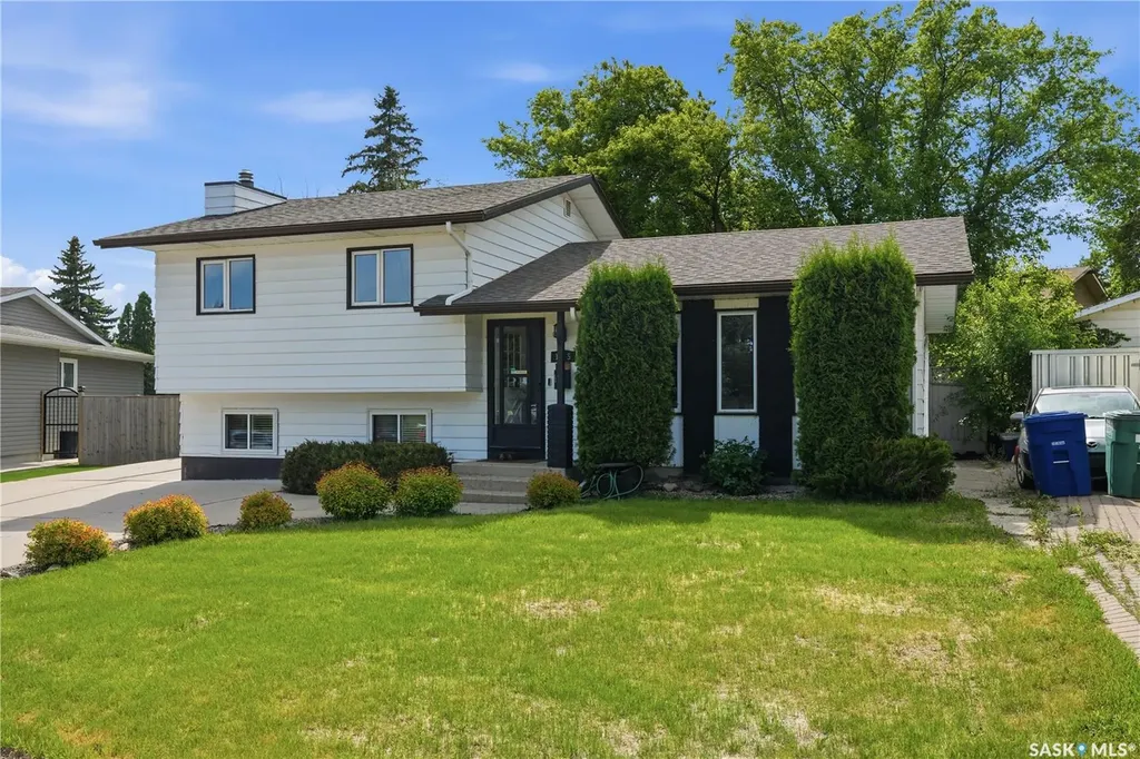135 Penryn Crescent Saskatoon SK S7H 5G3