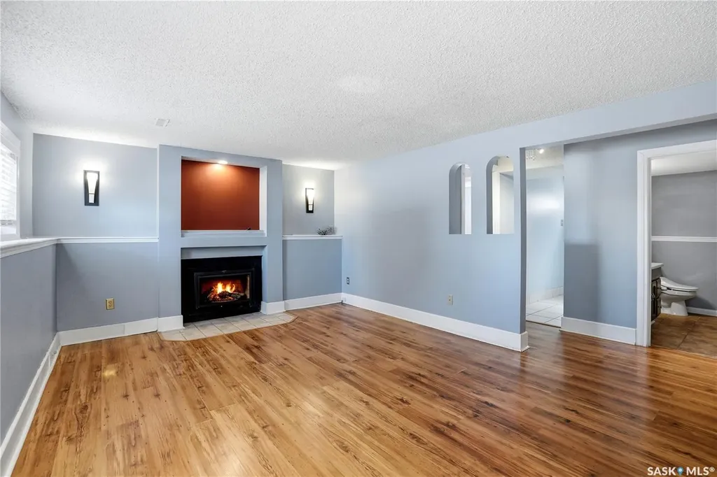 135 Penryn Crescent Saskatoon SK S7H 5G3