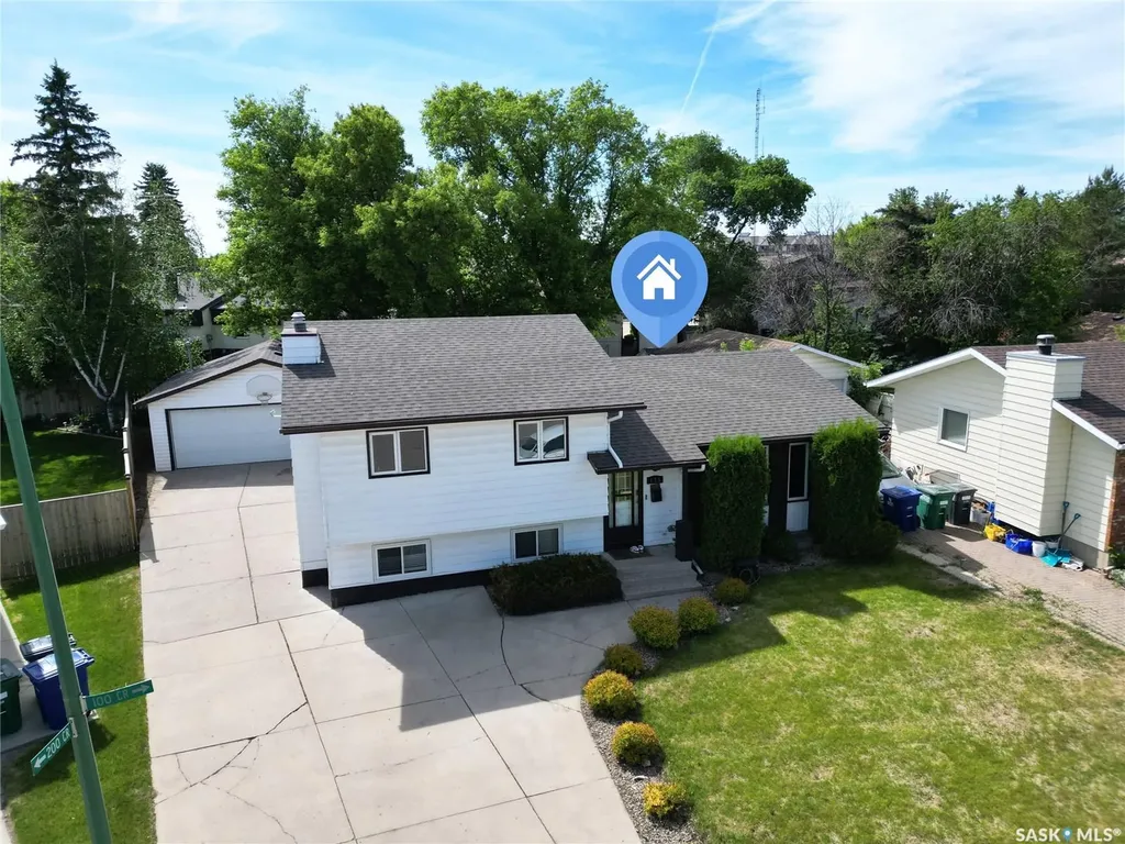 135 Penryn Crescent Saskatoon SK S7H 5G3