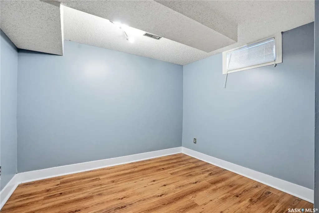 135 Penryn Crescent Saskatoon SK S7H 5G3