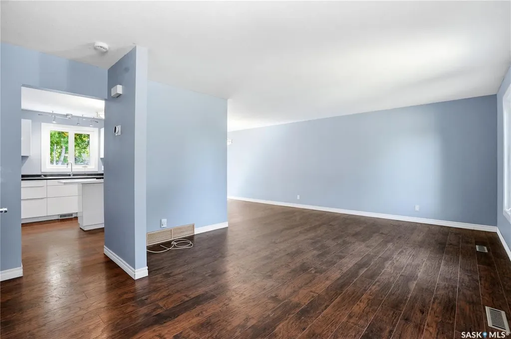 135 Penryn Crescent Saskatoon SK S7H 5G3