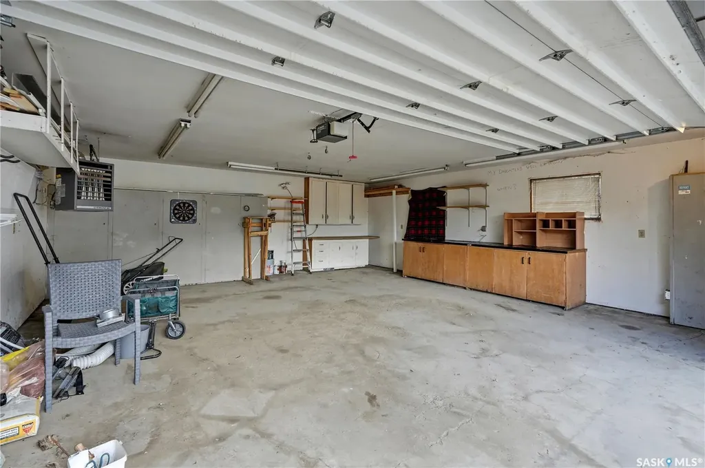 135 Penryn Crescent Saskatoon SK S7H 5G3