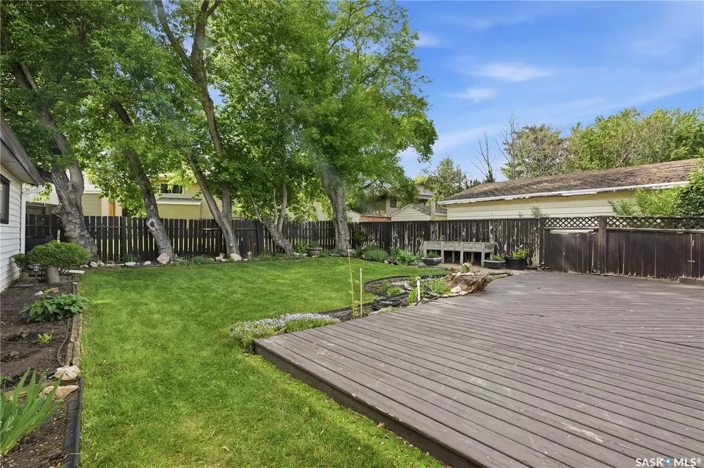 135 Penryn Crescent Saskatoon SK S7H 5G3