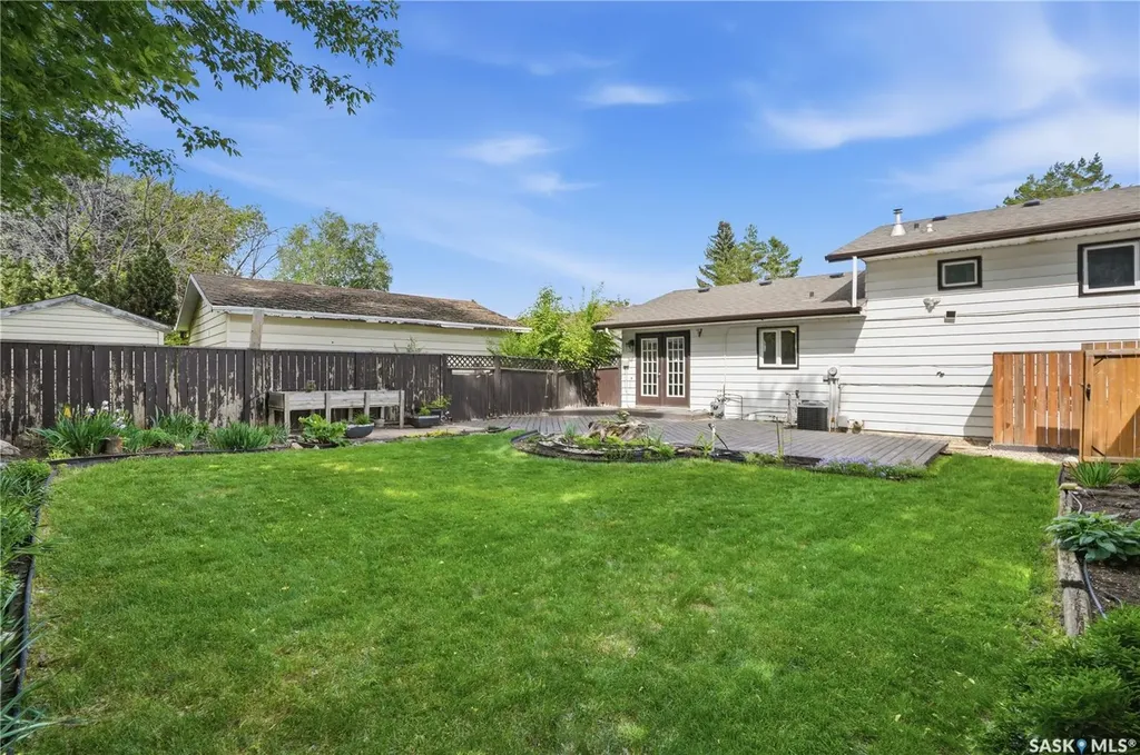 135 Penryn Crescent Saskatoon SK S7H 5G3