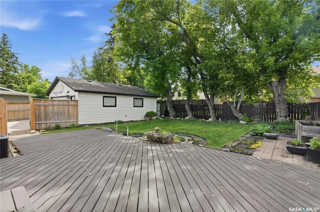 135 Penryn Crescent Saskatoon SK S7H 5G3