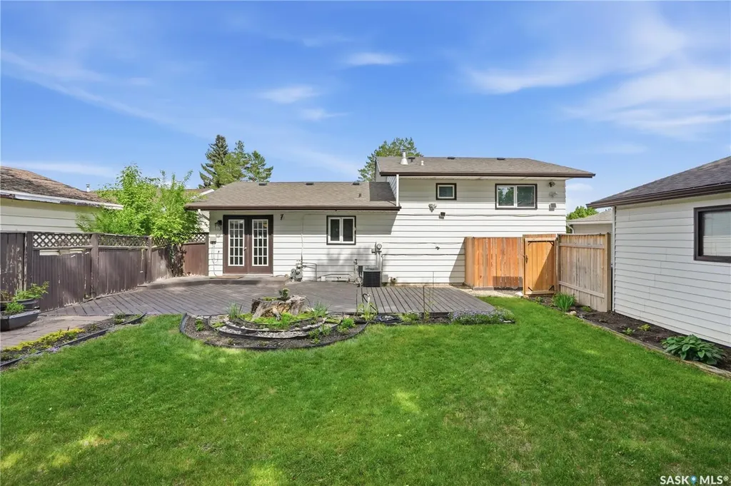 135 Penryn Crescent Saskatoon SK S7H 5G3