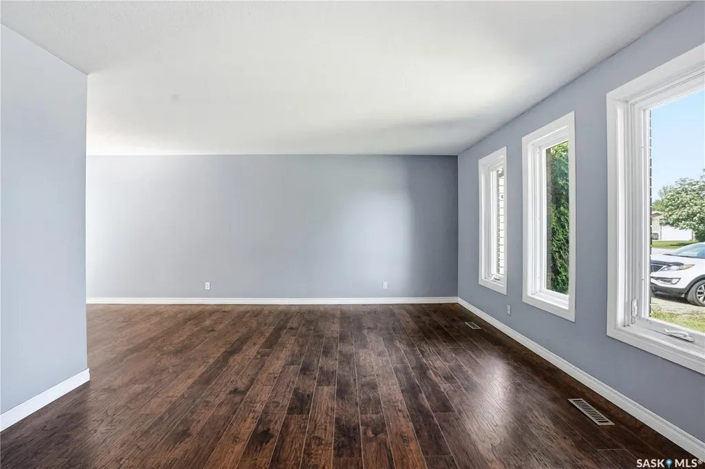 135 Penryn Crescent Saskatoon SK S7H 5G3