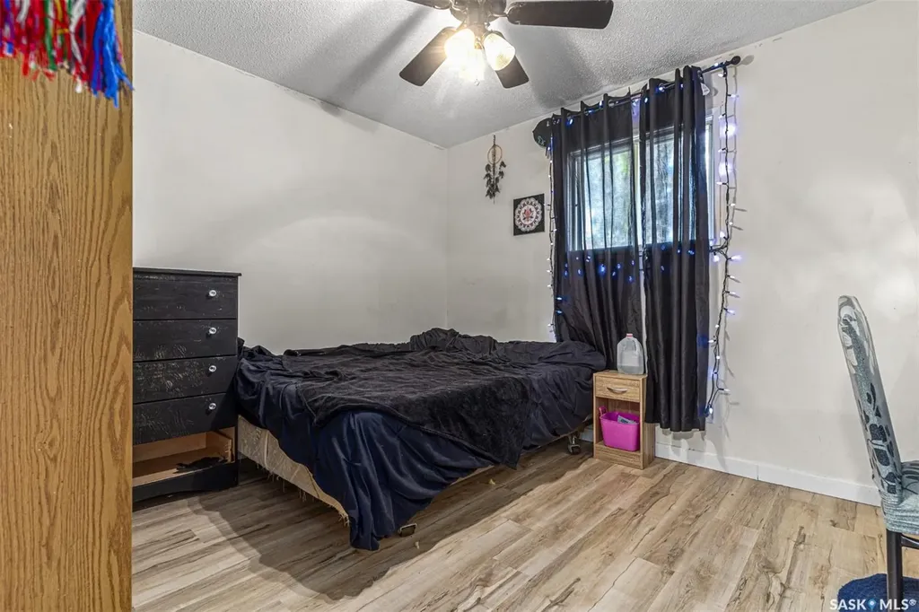 837 Kingsmere Boulevard Saskatoon SK S7J 4C4