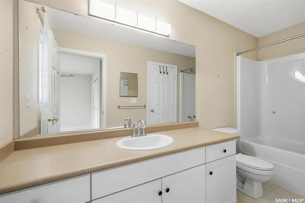 425 Bayfield Crescent Saskatoon SK S7V 1E6