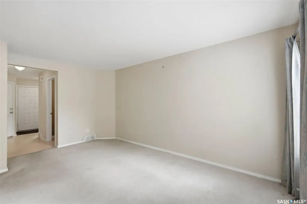 425 Bayfield Crescent Saskatoon SK S7V 1E6