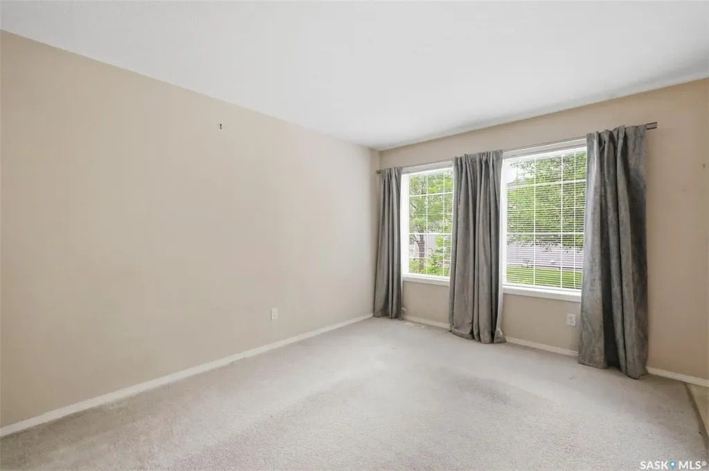 425 Bayfield Crescent Saskatoon SK S7V 1E6