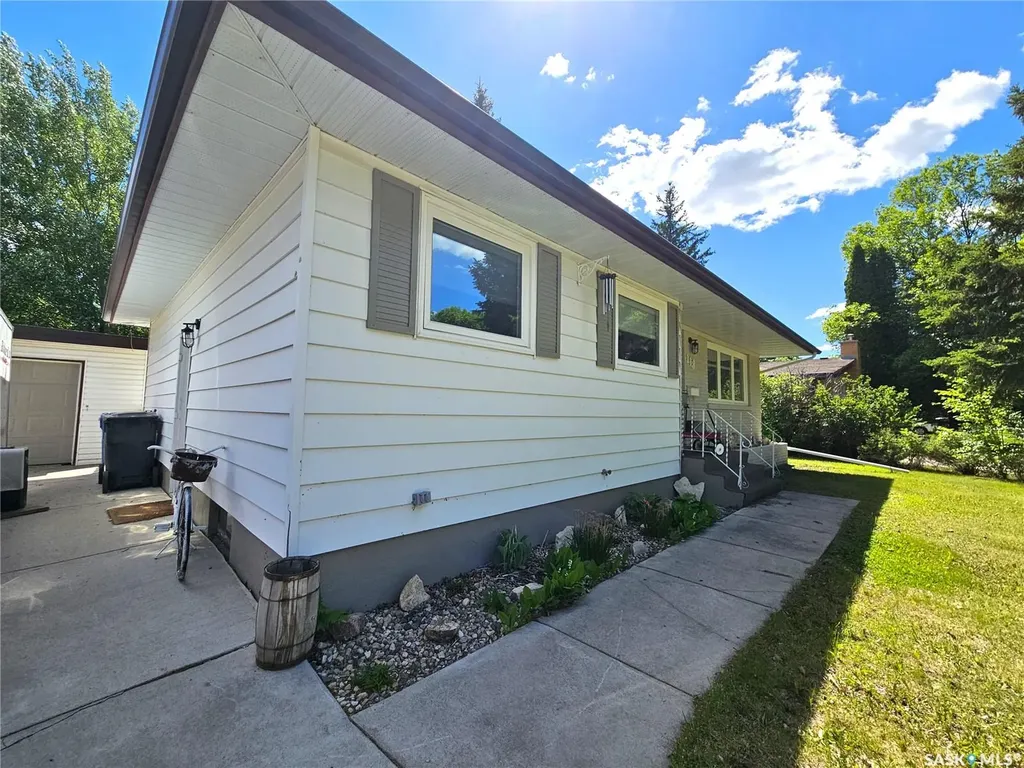 118 Logan Crescent W Yorkton SK S3N 0W5
