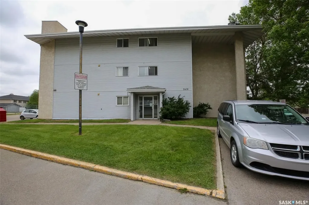 2406 Heseltine Road Regina SK S4V 1N9