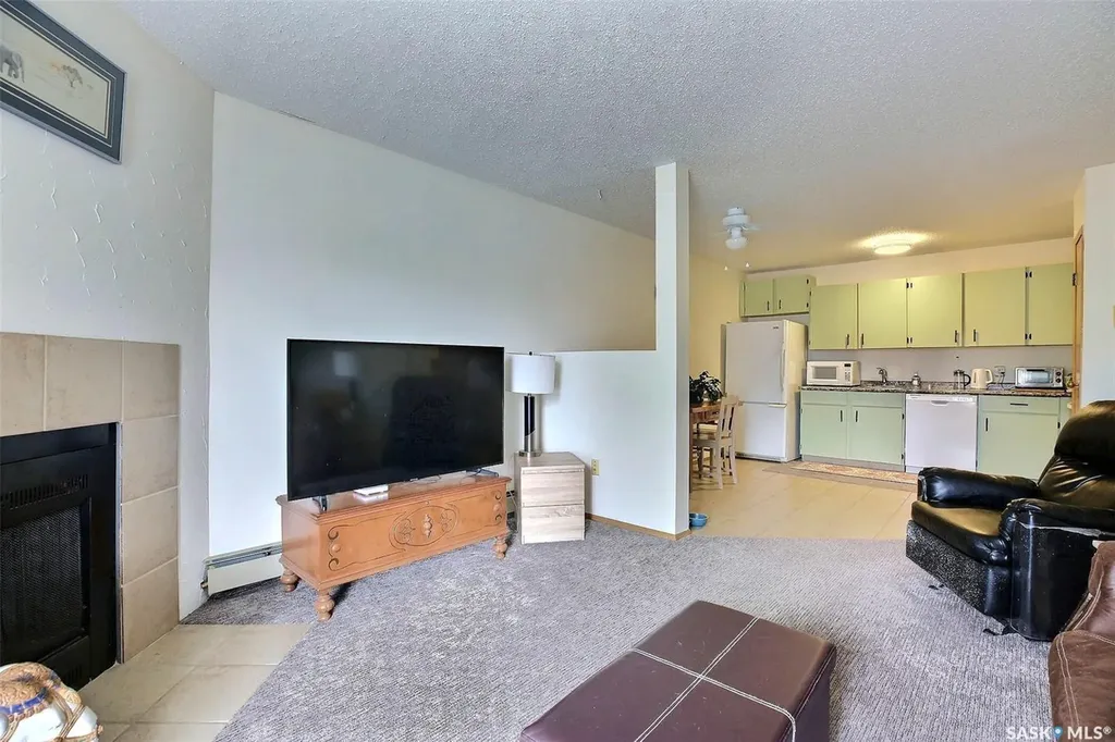 2406 Heseltine Road Regina SK S4V 1N9