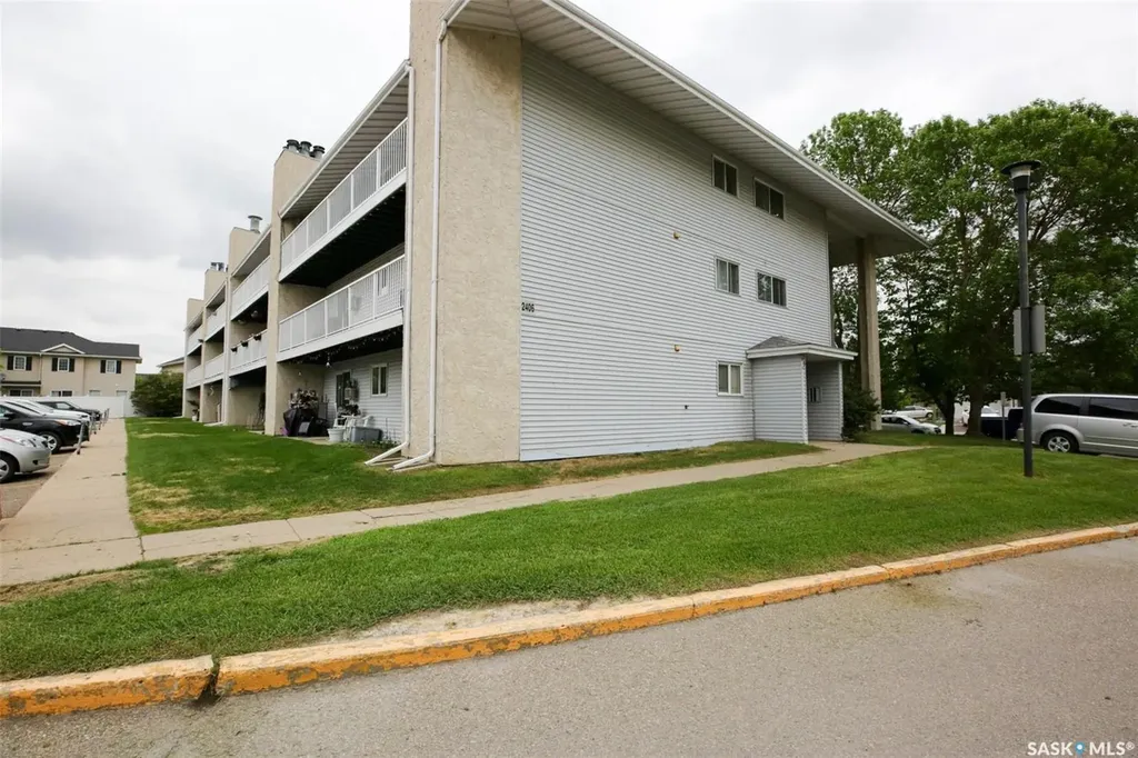 2406 Heseltine Road Regina SK S4V 1N9