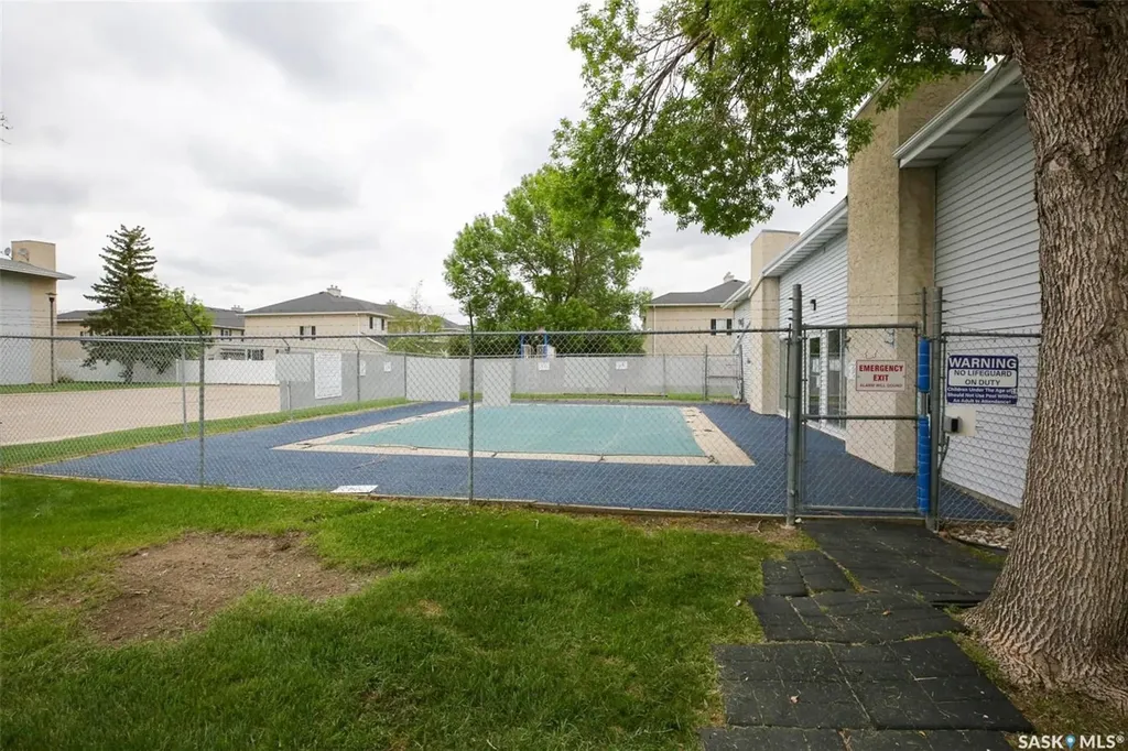 2406 Heseltine Road Regina SK S4V 1N9