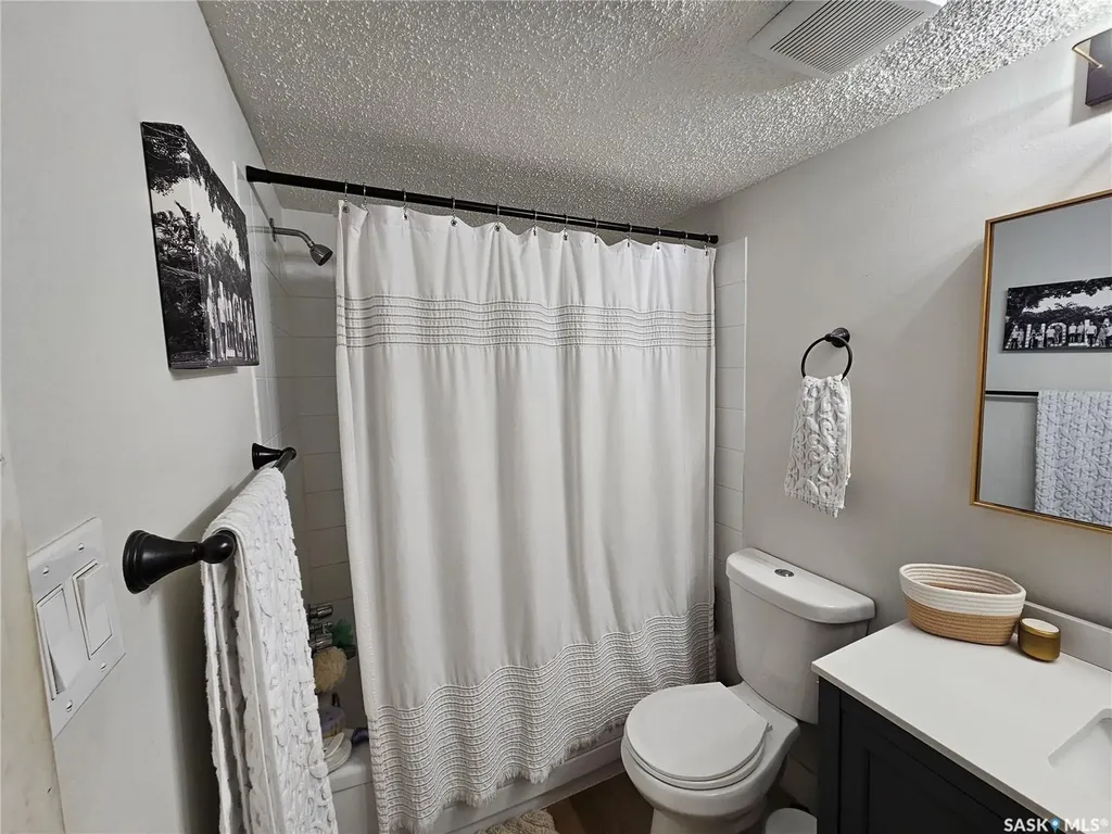 512 4th Avenue N Saskatoon SK S7K 2M7