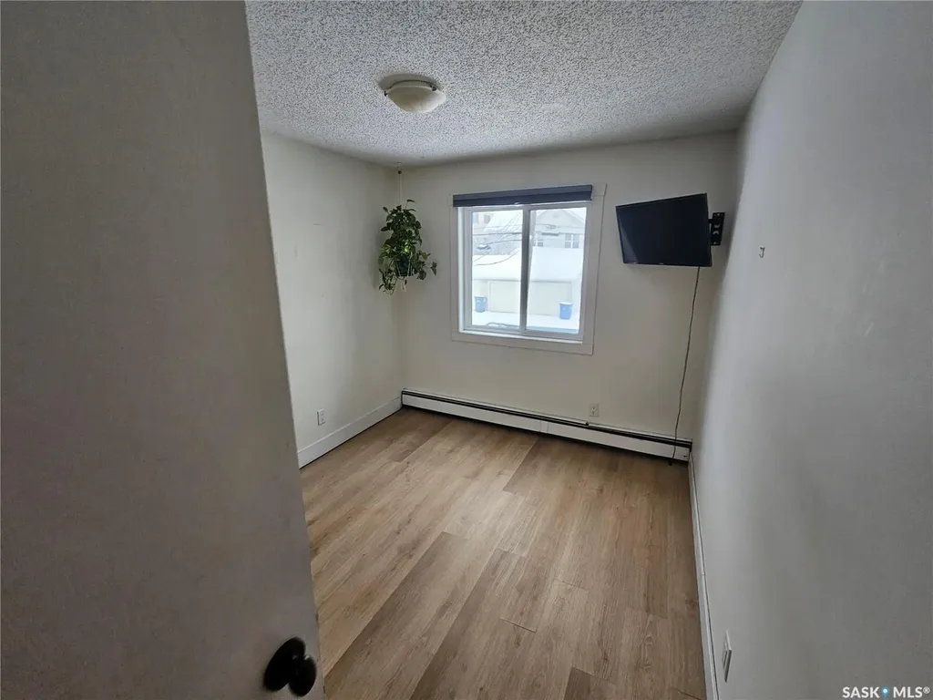 512 4th Avenue N Saskatoon SK S7K 2M7