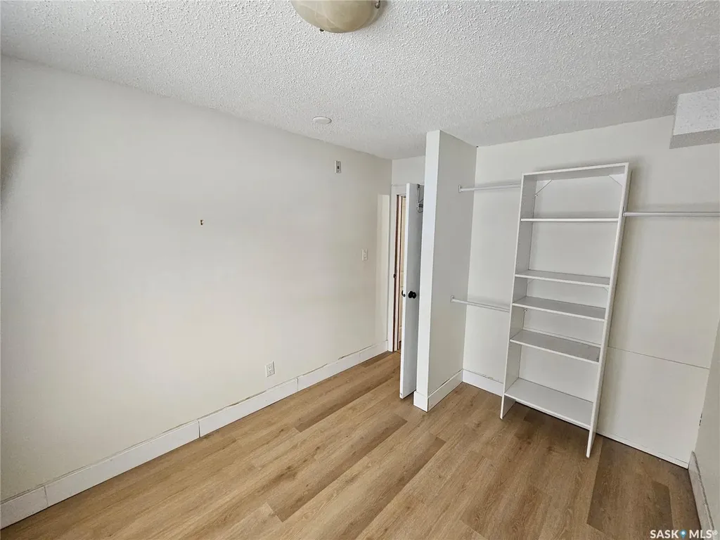 512 4th Avenue N Saskatoon SK S7K 2M7