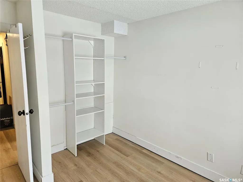 512 4th Avenue N Saskatoon SK S7K 2M7