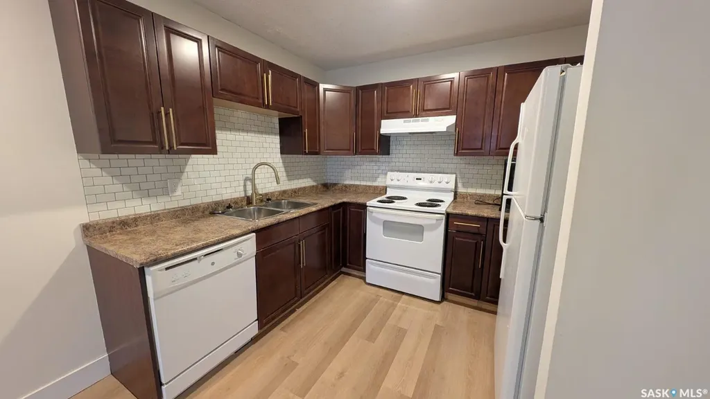 512 4th Avenue N Saskatoon SK S7K 2M7