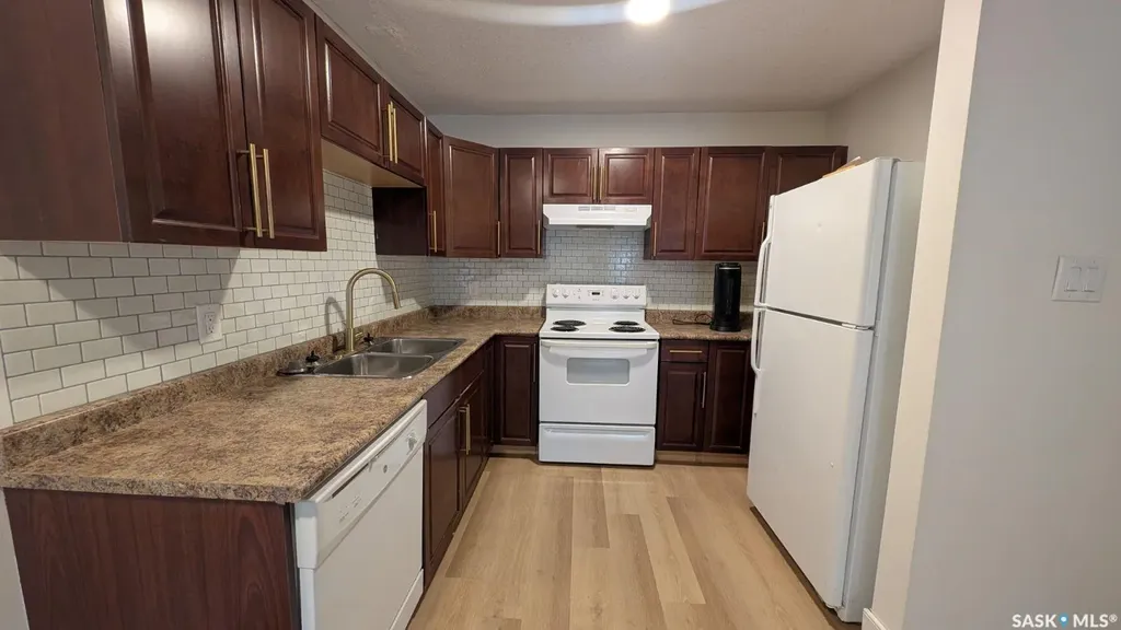 512 4th Avenue N Saskatoon SK S7K 2M7