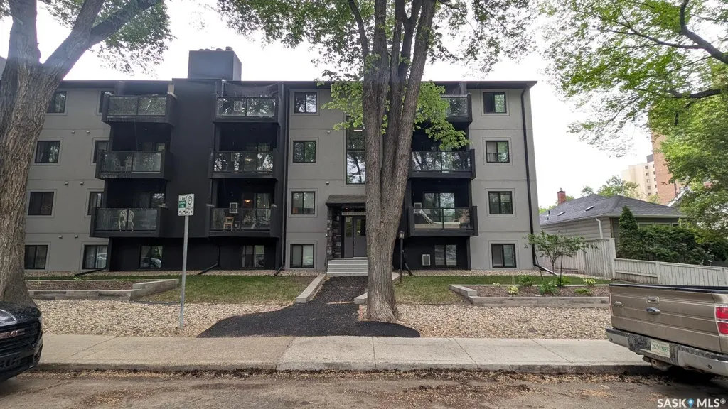 512 4th Avenue N Saskatoon SK S7K 2M7