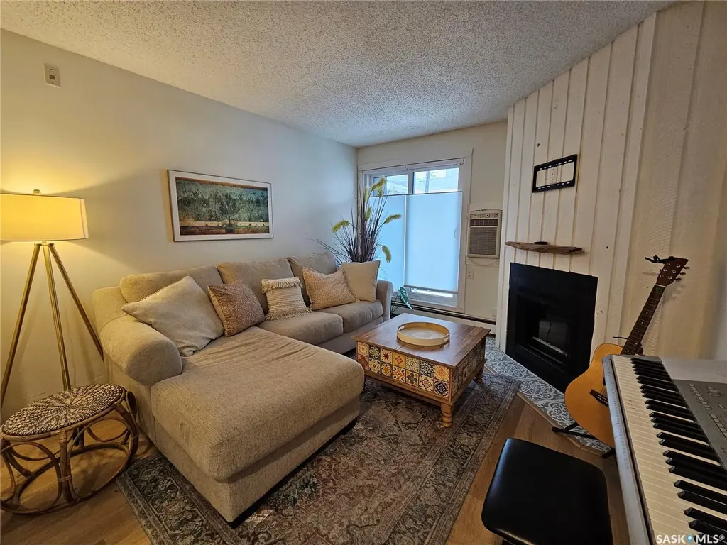 512 4th Avenue N Saskatoon SK S7K 2M7