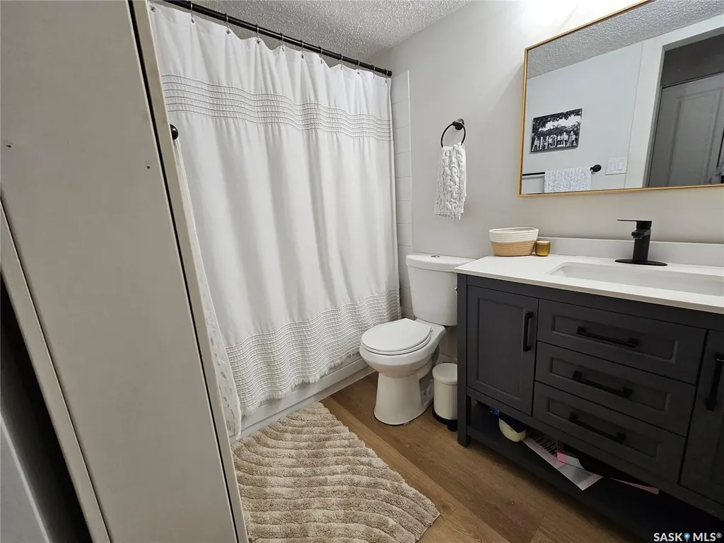 512 4th Avenue N Saskatoon SK S7K 2M7