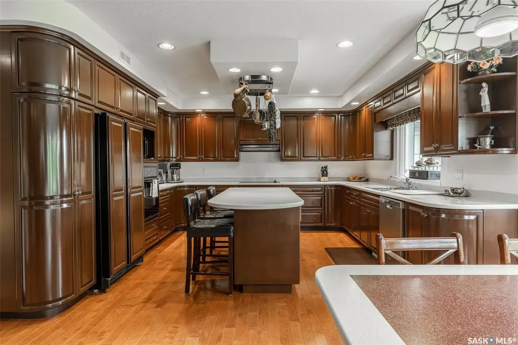 811 Braeside View Saskatoon SK S7V 1A7