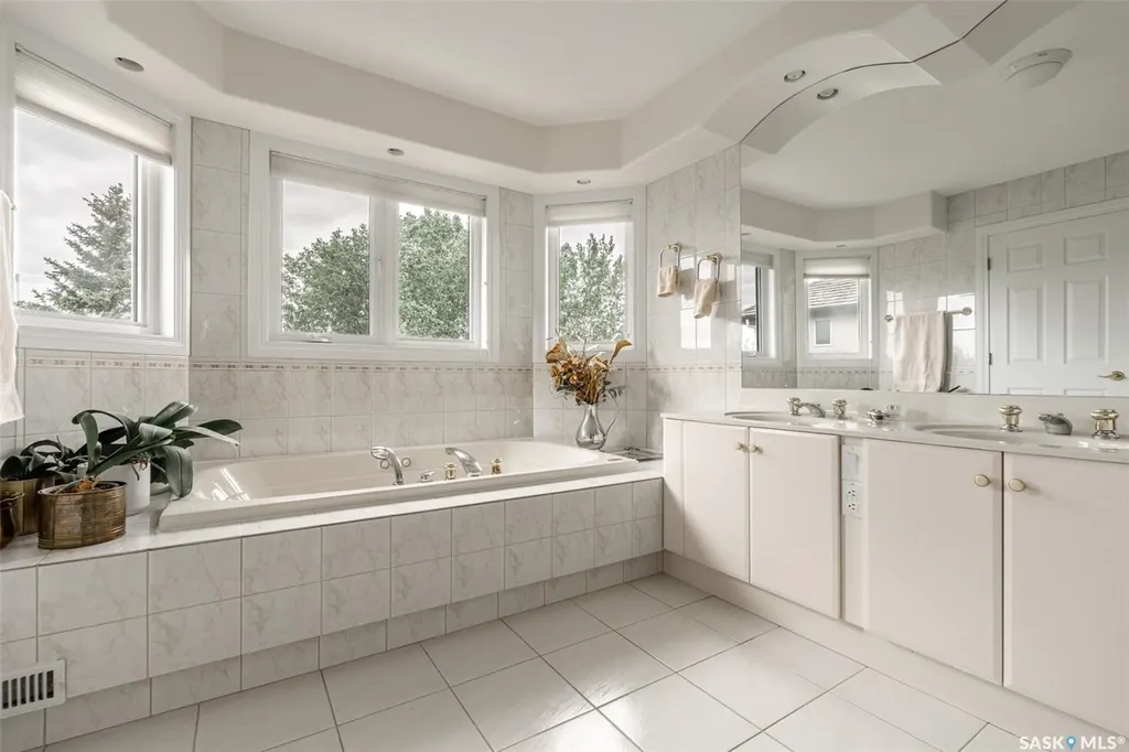 811 Braeside View Saskatoon SK S7V 1A7