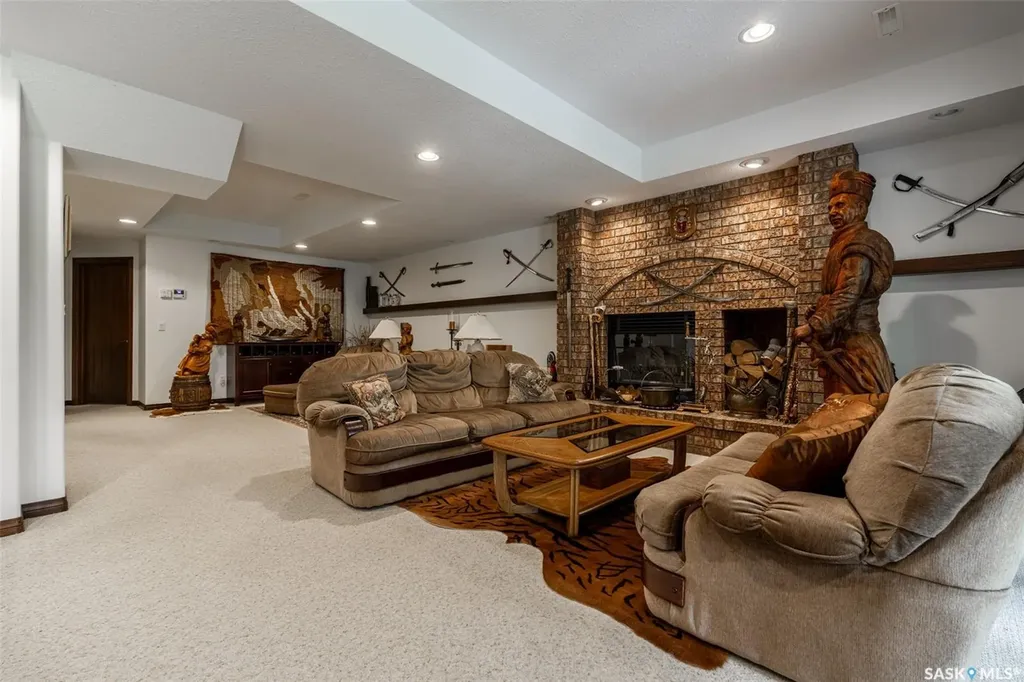 811 Braeside View Saskatoon SK S7V 1A7