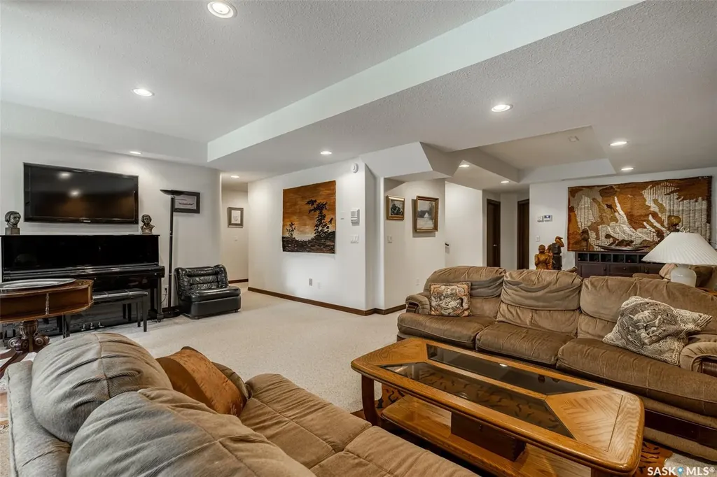 811 Braeside View Saskatoon SK S7V 1A7