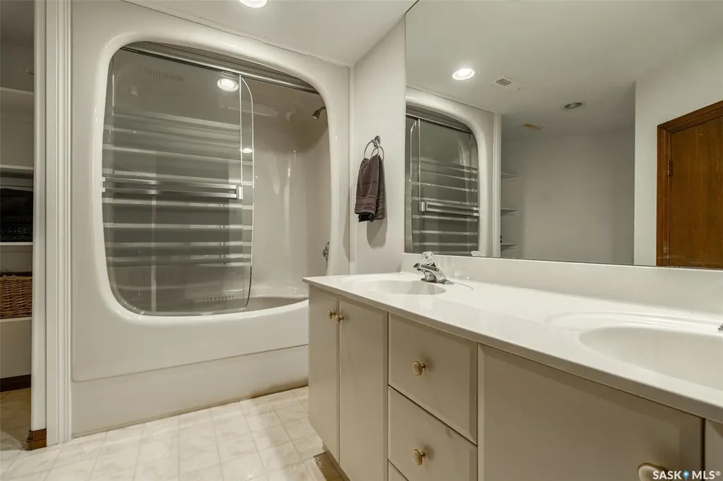 811 Braeside View Saskatoon SK S7V 1A7
