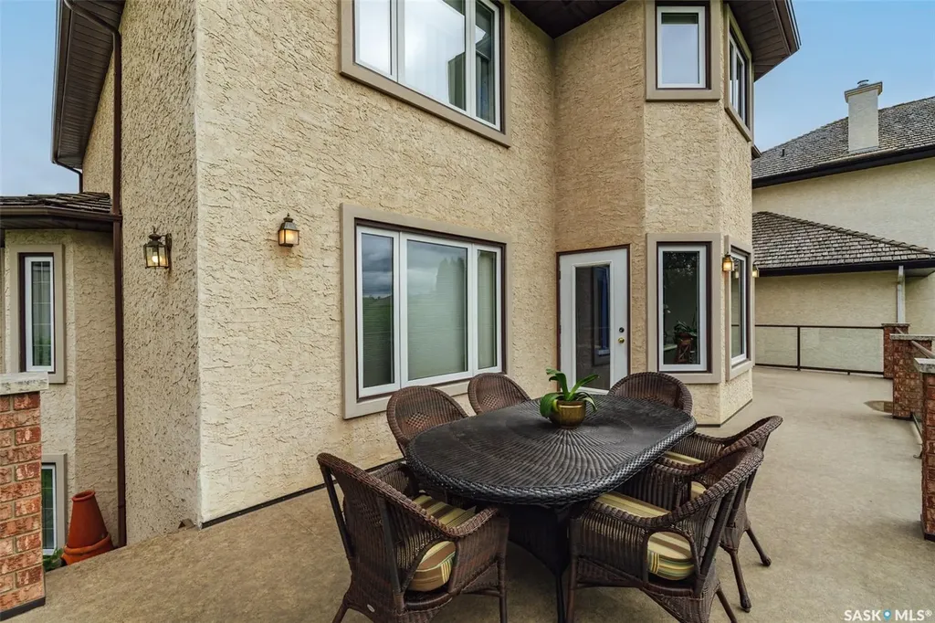 811 Braeside View Saskatoon SK S7V 1A7
