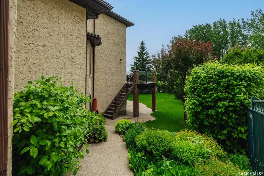 811 Braeside View Saskatoon SK S7V 1A7