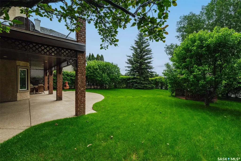 811 Braeside View Saskatoon SK S7V 1A7